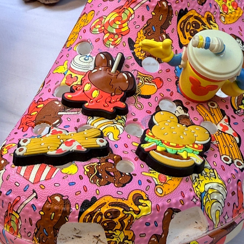 Disney Eats Crocs Pink Snack Print Clogs with Jibbitz Charms Mens 6 Womens 8 - Picture 9 of 10